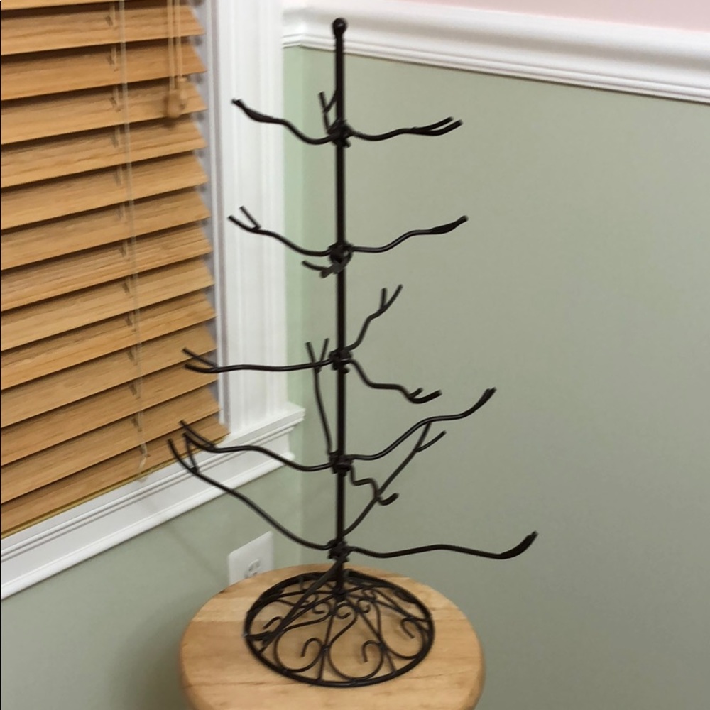 Jewelry stand metal